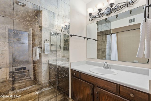 991 S La Bellota, Green Valley, AZ 85614