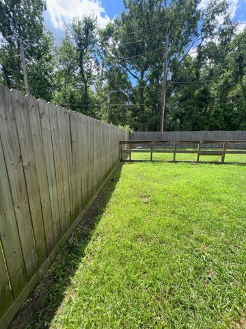 24407 Strong Pine Drive, Houston, TX 77336