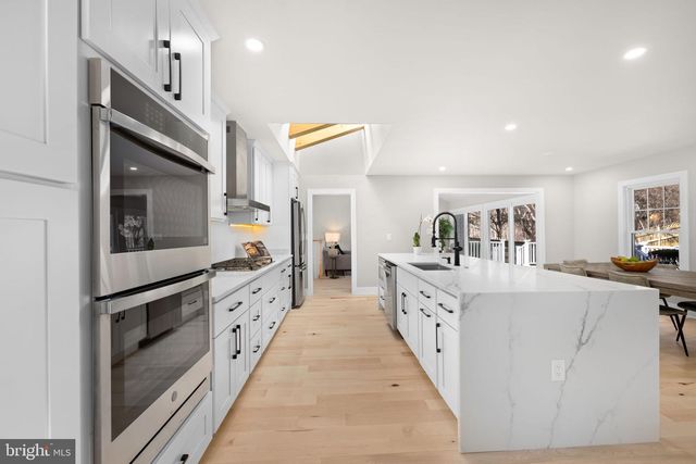 9313 COPENHAVER DR, Potomac, MD 20854