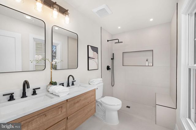 9313 COPENHAVER DR, Potomac, MD 20854