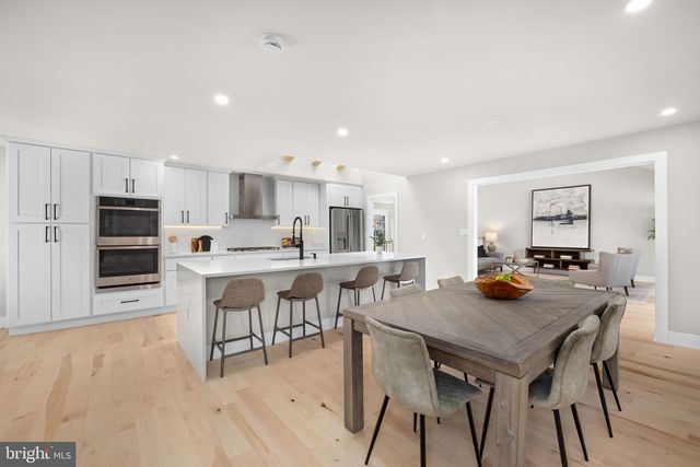 9313 COPENHAVER DR, Potomac, MD 20854