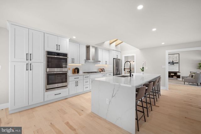 9313 COPENHAVER DR, Potomac, MD 20854