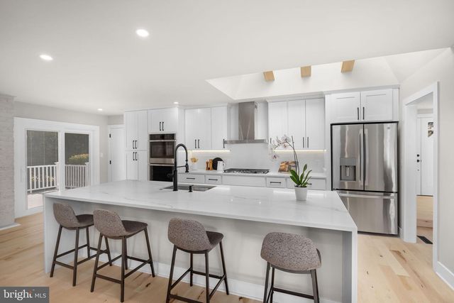 9313 COPENHAVER DR, Potomac, MD 20854