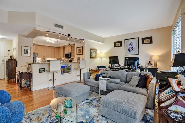 2617 NE 14th Avenue 402, Wilton Manors, FL 33334