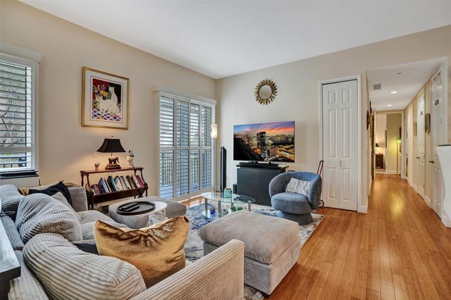 2617 NE 14th Avenue 402, Wilton Manors, FL 33334