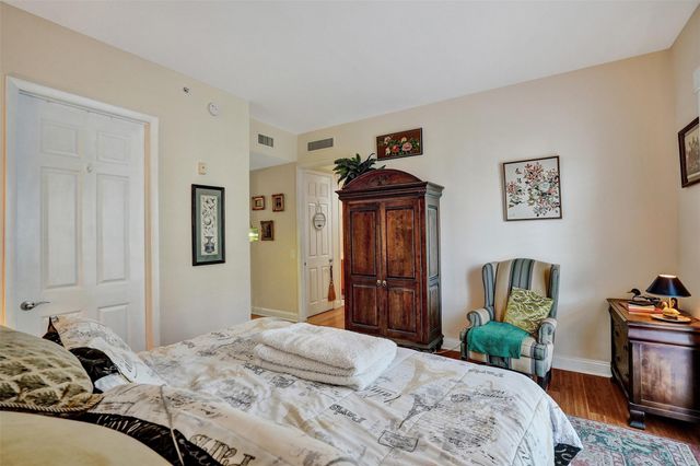 2617 NE 14th Avenue 402, Wilton Manors, FL 33334