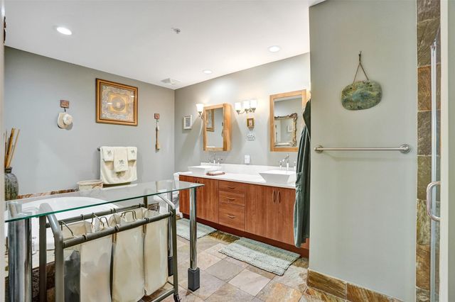 2617 NE 14th Avenue 402, Wilton Manors, FL 33334