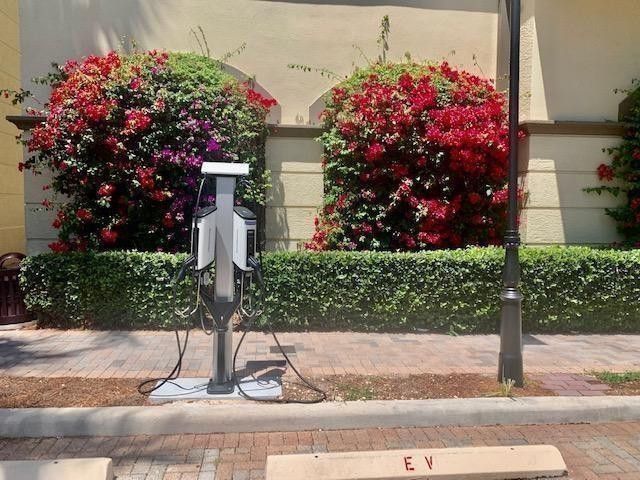 2617 NE 14th Avenue 402, Wilton Manors, FL 33334