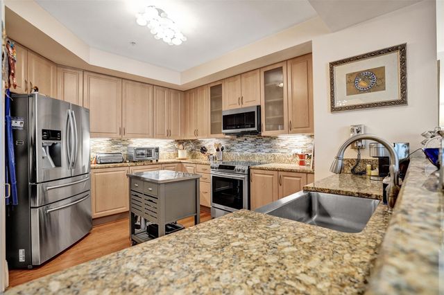 2617 NE 14th Avenue 402, Wilton Manors, FL 33334