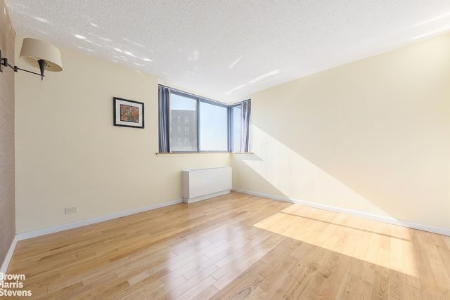 6254 97th Pl Apt 11A, New York City, NY 11374