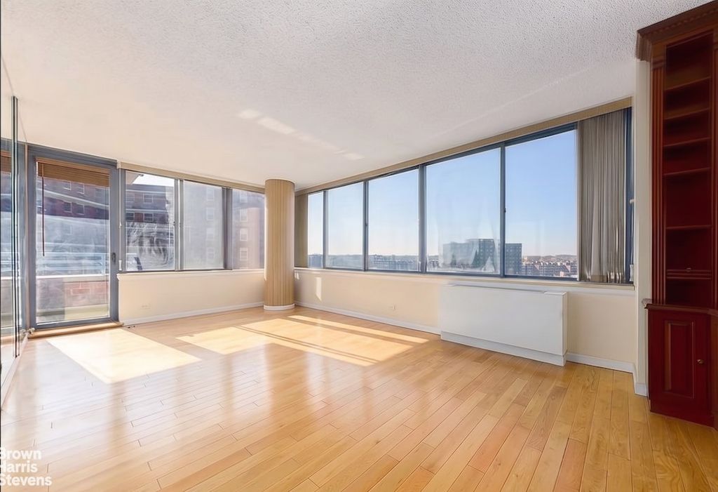6254 97th Pl Apt 11A, New York City, NY 11374