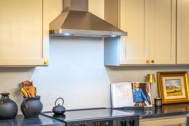 1307 N Malibu Dr, Kerrville, TX 78028