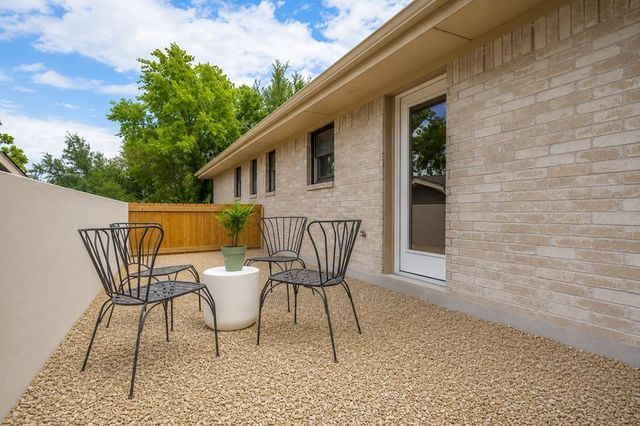 1307 N Malibu Dr, Kerrville, TX 78028