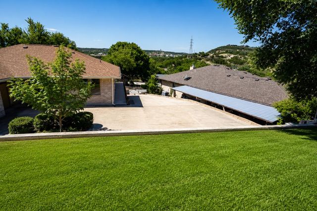 1307 N Malibu Dr, Kerrville, TX 78028