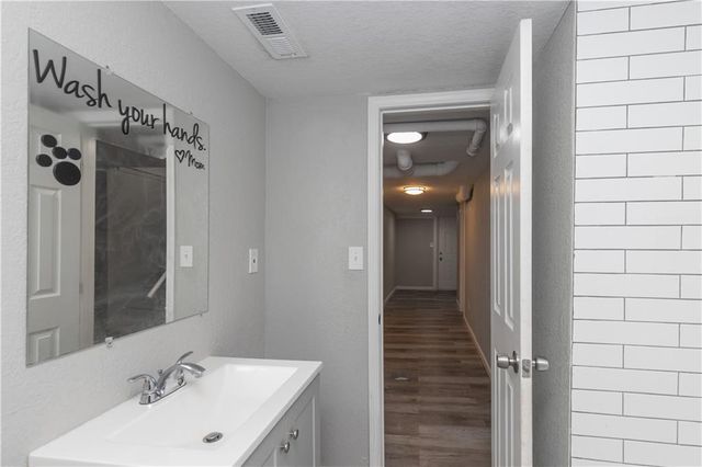 4103 Euclid Avenue, Kansas City, MO 64130