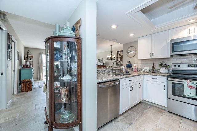 25188 MARION AVENUE E104, Punta Gorda, FL 33950
