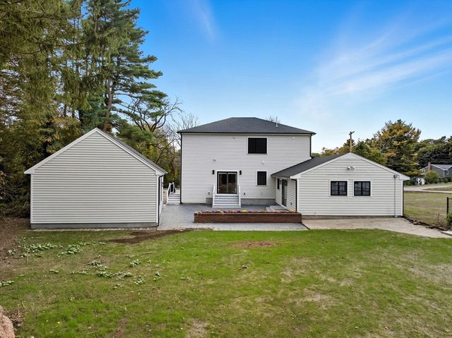 434 Sumner St, Stoughton, MA 02072