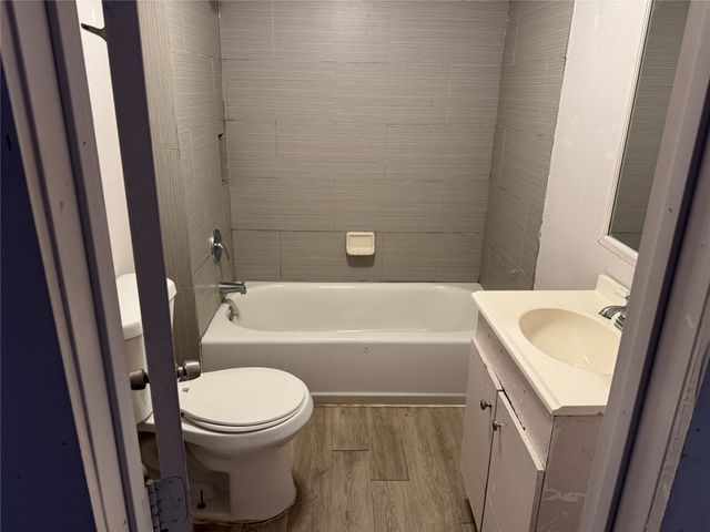 1009 S Morris Street, Gainesville, TX 76240