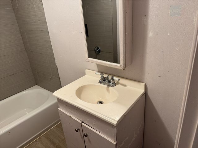 1009 S Morris Street, Gainesville, TX 76240