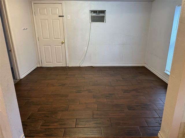 1009 S Morris Street, Gainesville, TX 76240