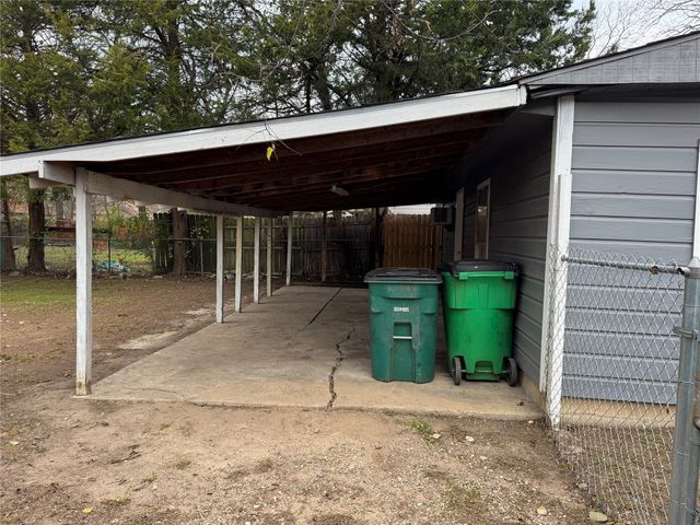 1009 S Morris Street, Gainesville, TX 76240