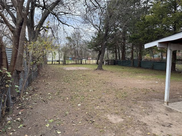 1009 S Morris Street, Gainesville, TX 76240