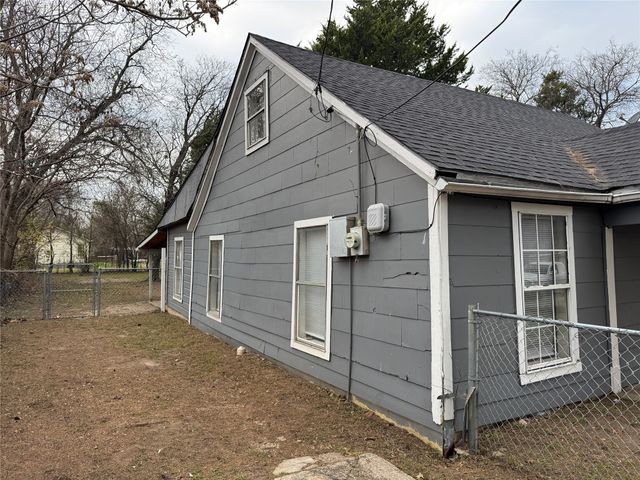 1009 S Morris Street, Gainesville, TX 76240