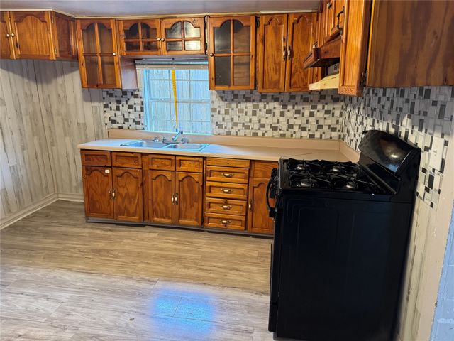 1009 S Morris Street, Gainesville, TX 76240