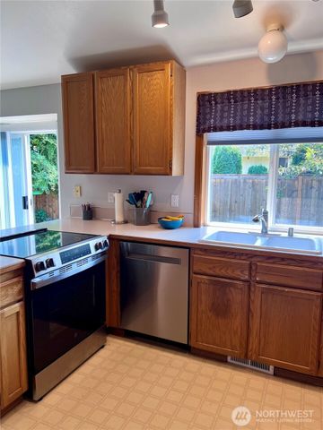 6301 61ST Avenue SE, Lacey, WA 98513