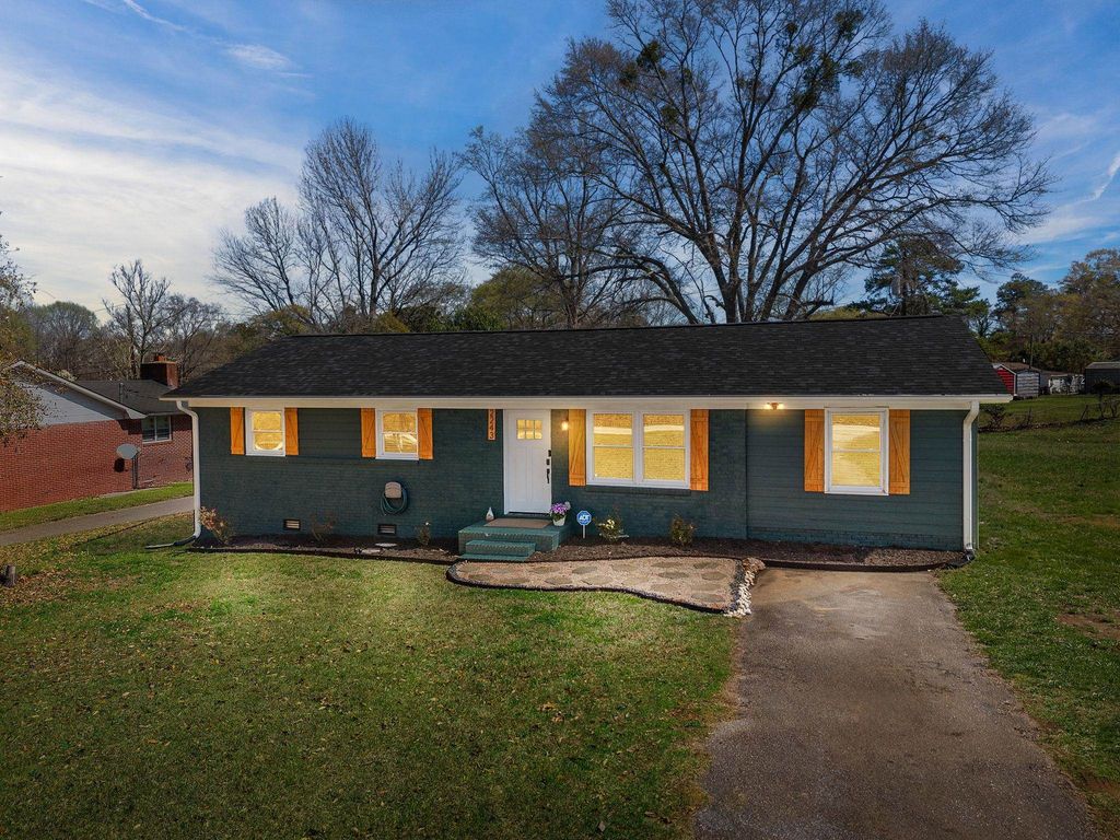 2243 Cannons Campground Road, Spartanburg, SC 29307