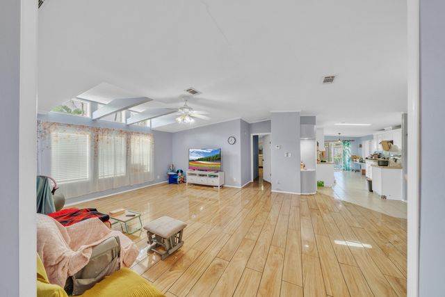 59 Plantation Blvd, Lake Worth, FL 33467