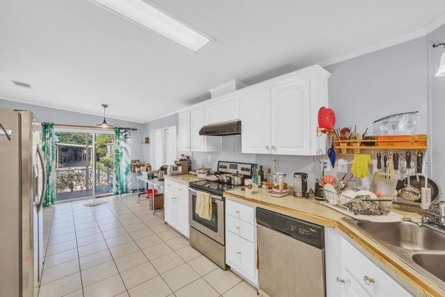 59 Plantation Blvd, Lake Worth, FL 33467