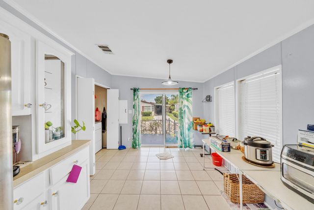 59 Plantation Blvd, Lake Worth, FL 33467