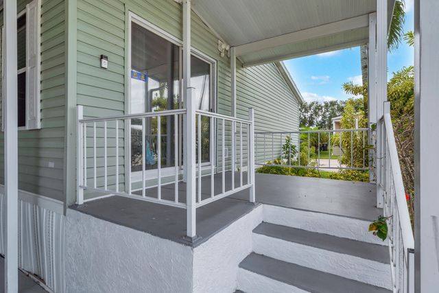 59 Plantation Blvd, Lake Worth, FL 33467