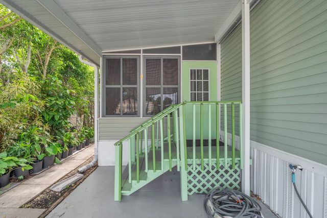 59 Plantation Blvd, Lake Worth, FL 33467