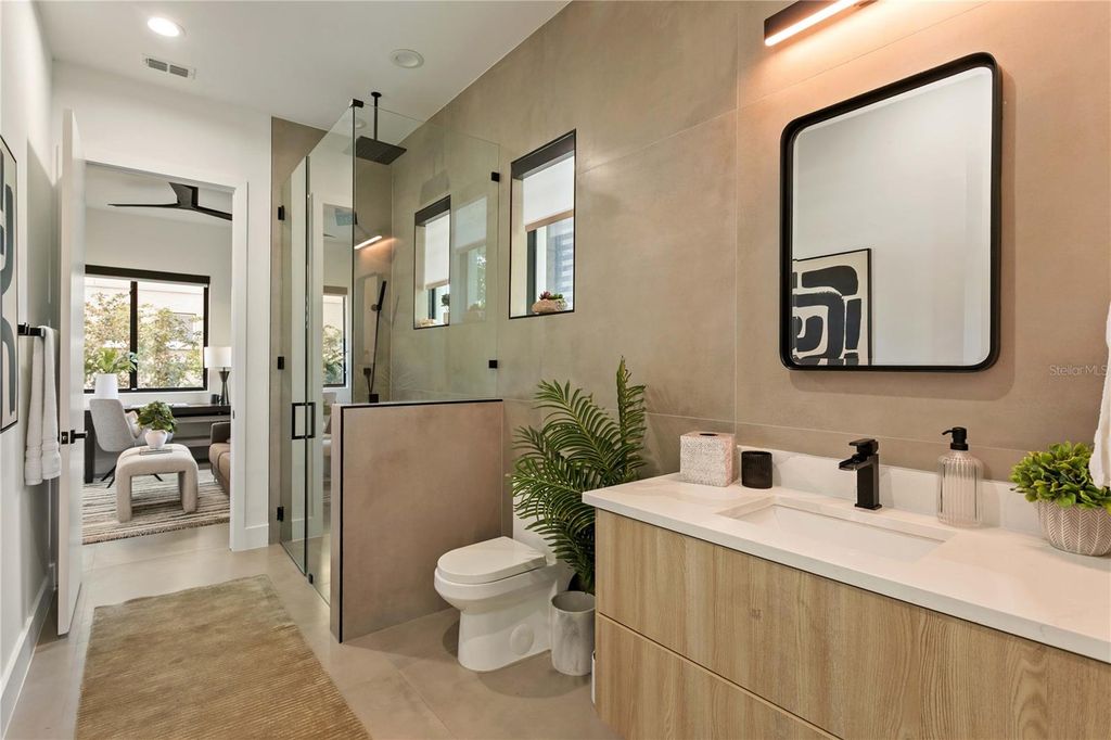 Image 27 of property listing at 1322 W GRACE STREET, Tampa, FL 33607