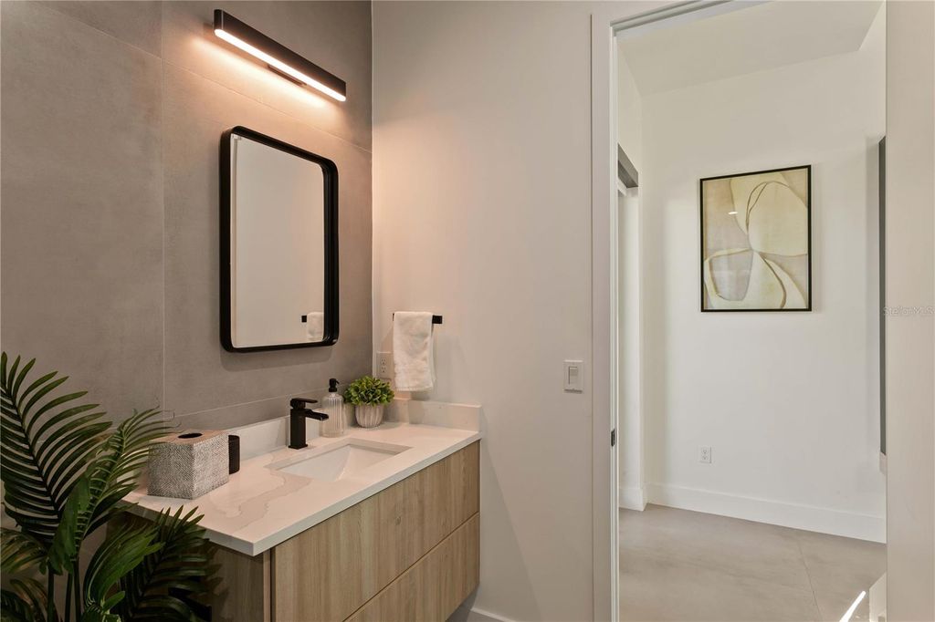 Image 28 of property listing at 1322 W GRACE STREET, Tampa, FL 33607