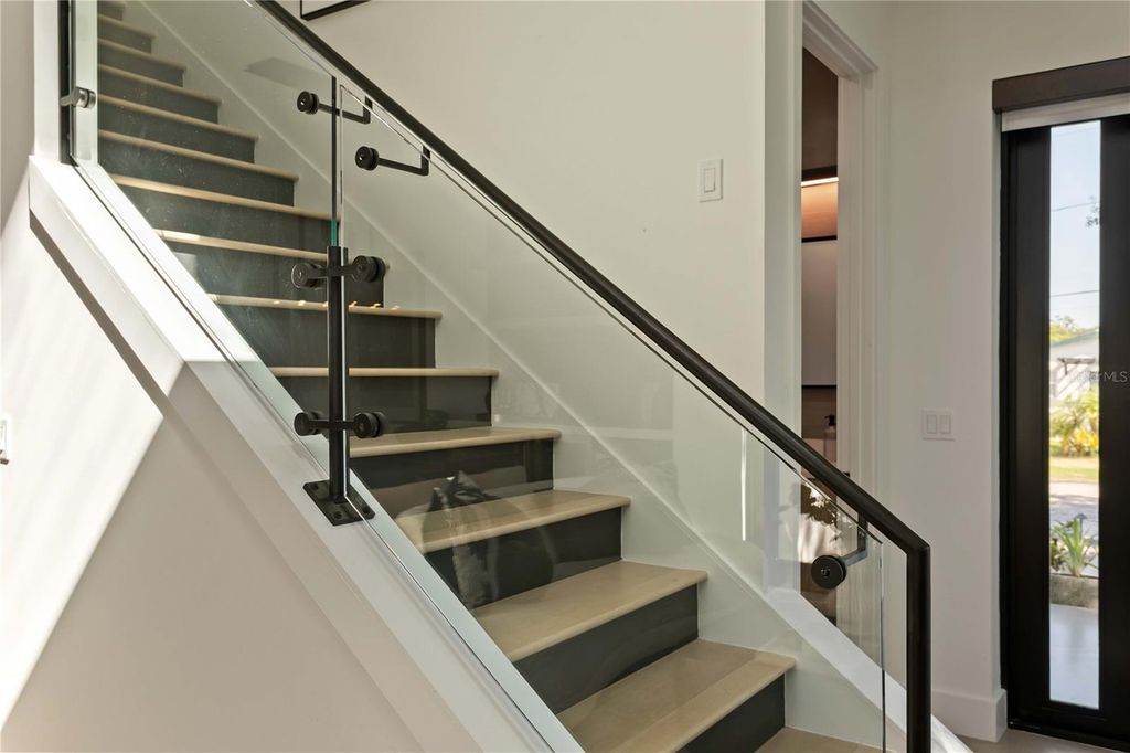 Image 30 of property listing at 1322 W GRACE STREET, Tampa, FL 33607