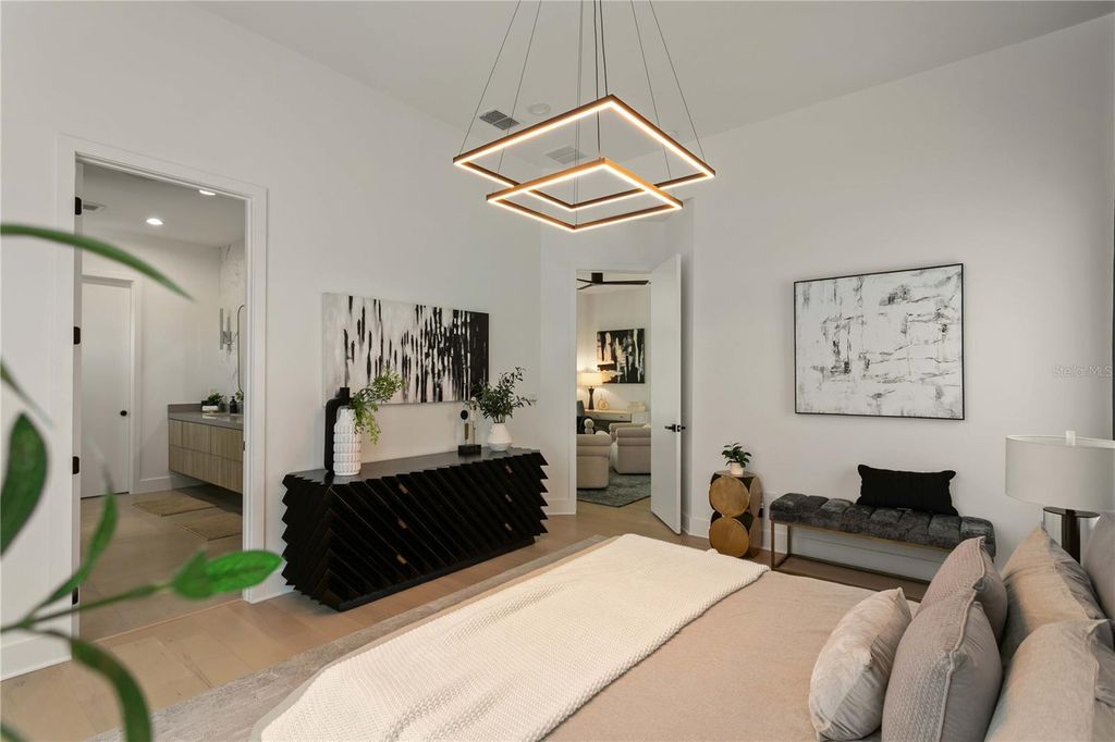Image 36 of property listing at 1322 W GRACE STREET, Tampa, FL 33607