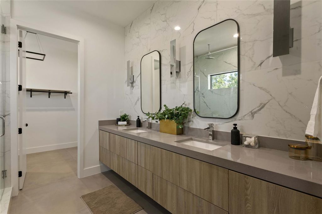 Image 37 of property listing at 1322 W GRACE STREET, Tampa, FL 33607