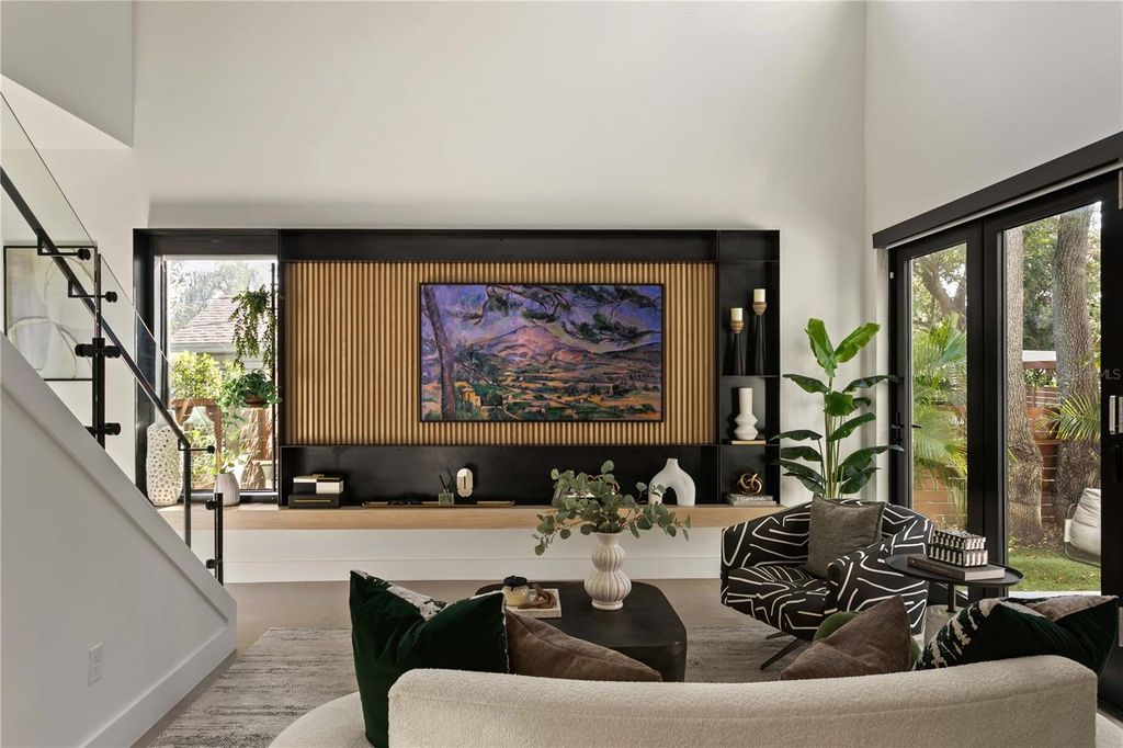 Image 5 of property listing at 1322 W GRACE STREET, Tampa, FL 33607