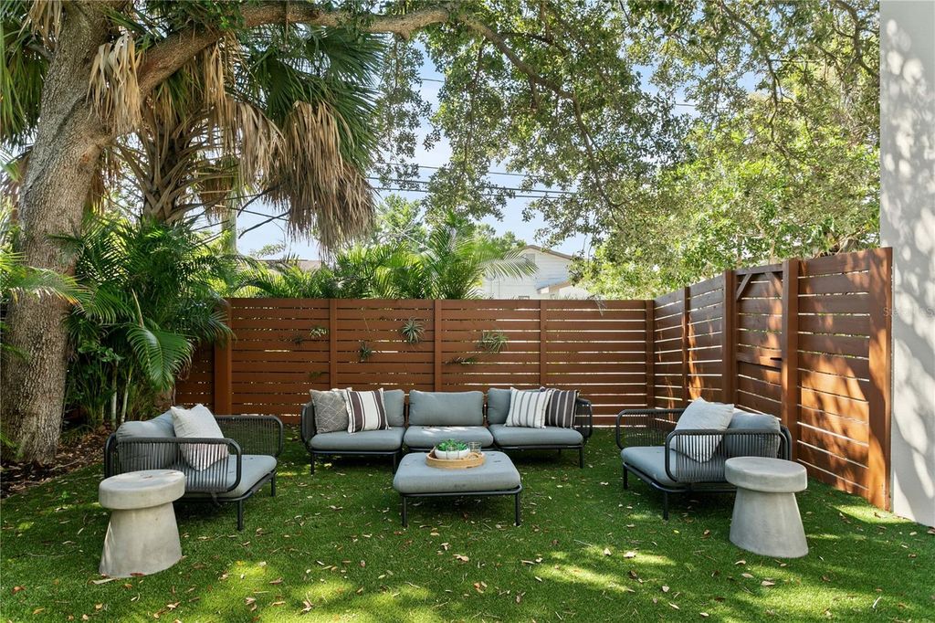 Image 51 of property listing at 1322 W GRACE STREET, Tampa, FL 33607