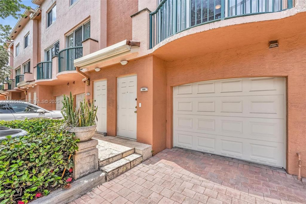 2107 SE 10th Avenue 809, Fort Lauderdale, FL 33316