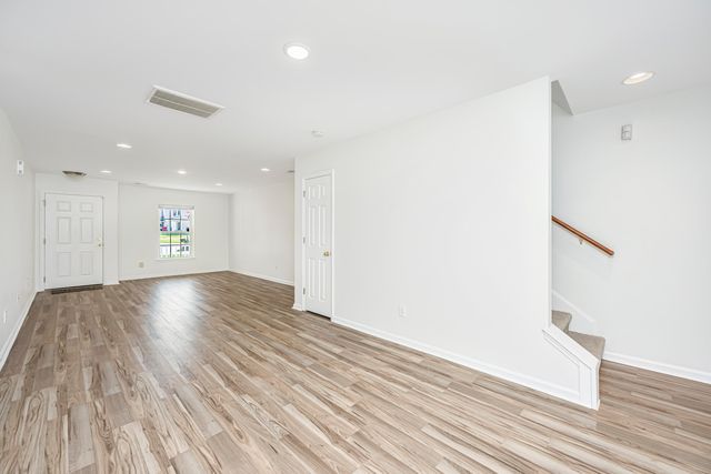142 Avalon Road, Summerville, SC 29483