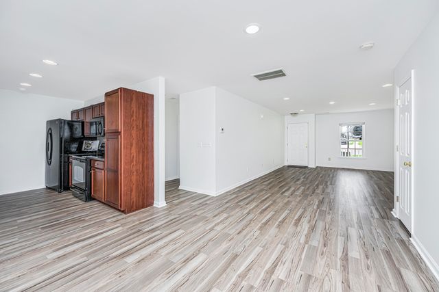 142 Avalon Road, Summerville, SC 29483