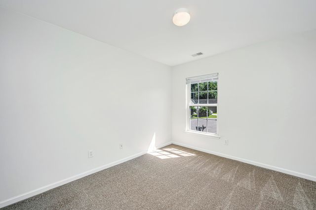 142 Avalon Road, Summerville, SC 29483