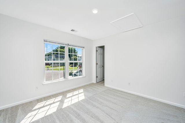 142 Avalon Road, Summerville, SC 29483