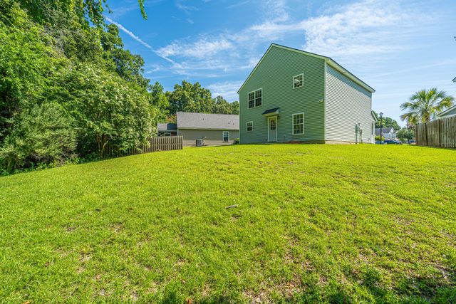 142 Avalon Road, Summerville, SC 29483