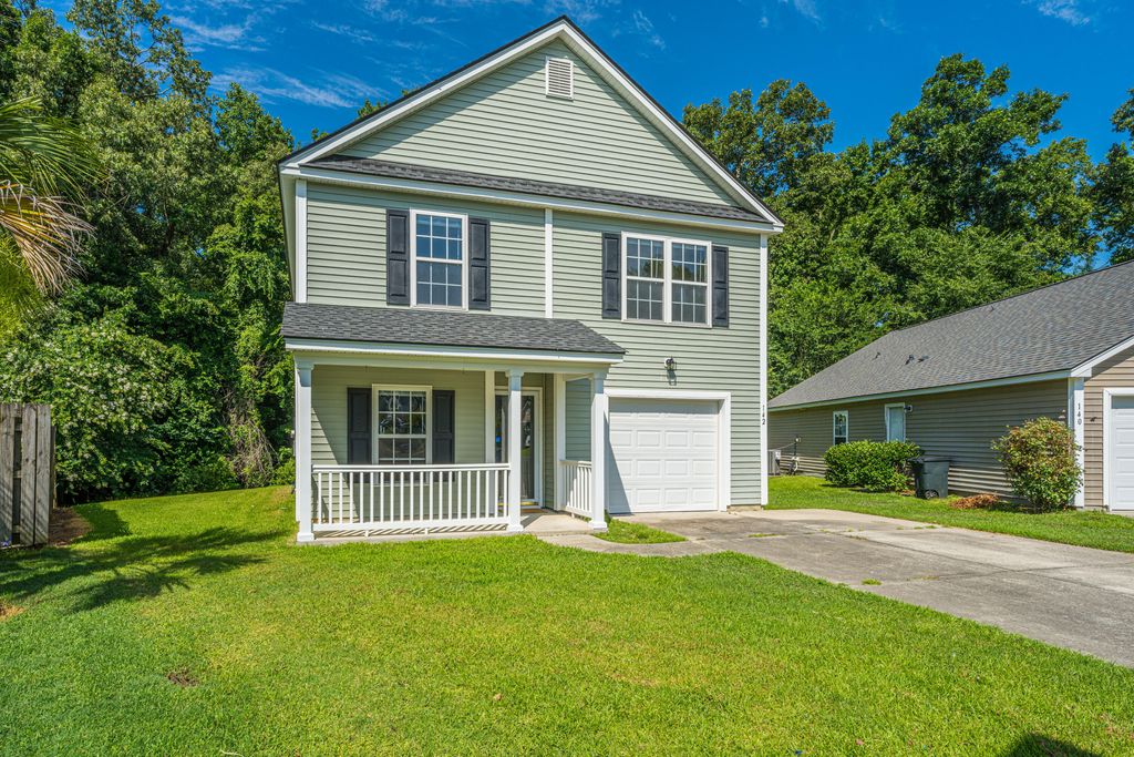 142 Avalon Road, Summerville, SC 29483