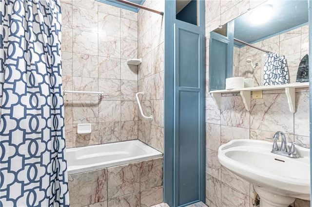 5627 W CIRCLE Drive, Alexandria, LA 71301